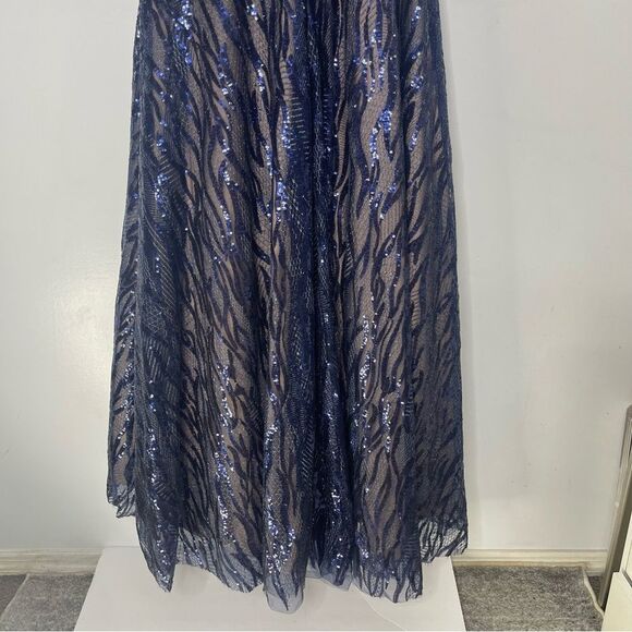 Elegant Navy Lace Evening Gown - Picture 11 of 14